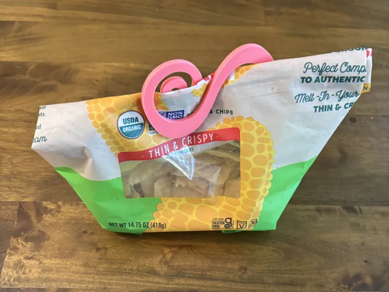 Spiral chip bag holder