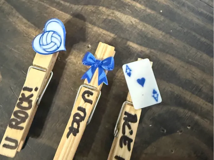 Volleyball spirit clip tokens