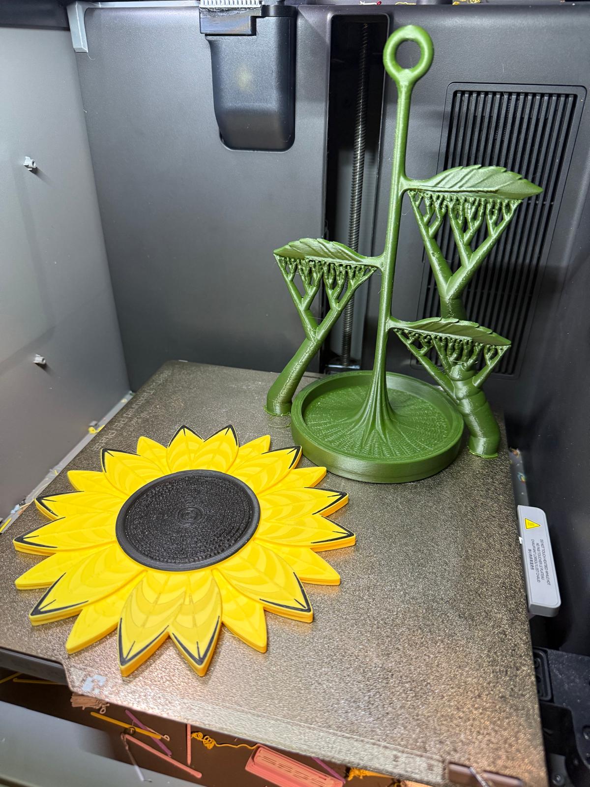 Miniatura 1 do modelo 3D Sunflower Bird Feeder