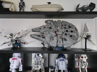 Millenium Falcon (75192) Stand