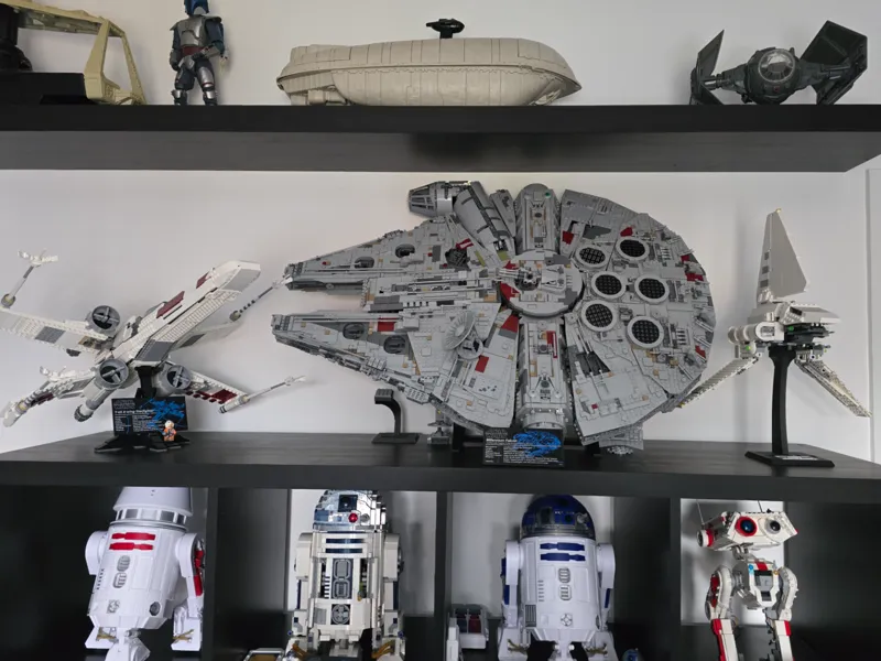 Millenium Falcon (75192) Stand