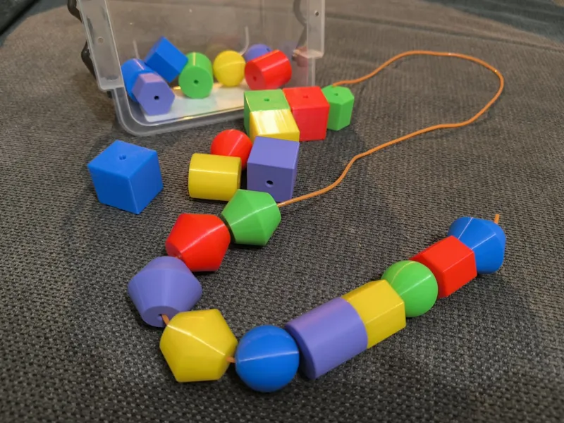 Spielsteine Auffädelspiel Spiel Kinder Motorik