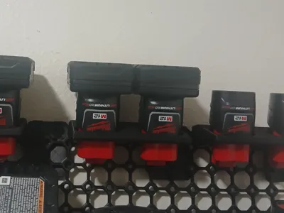 Multiboard Milwaukee M12 battery holder