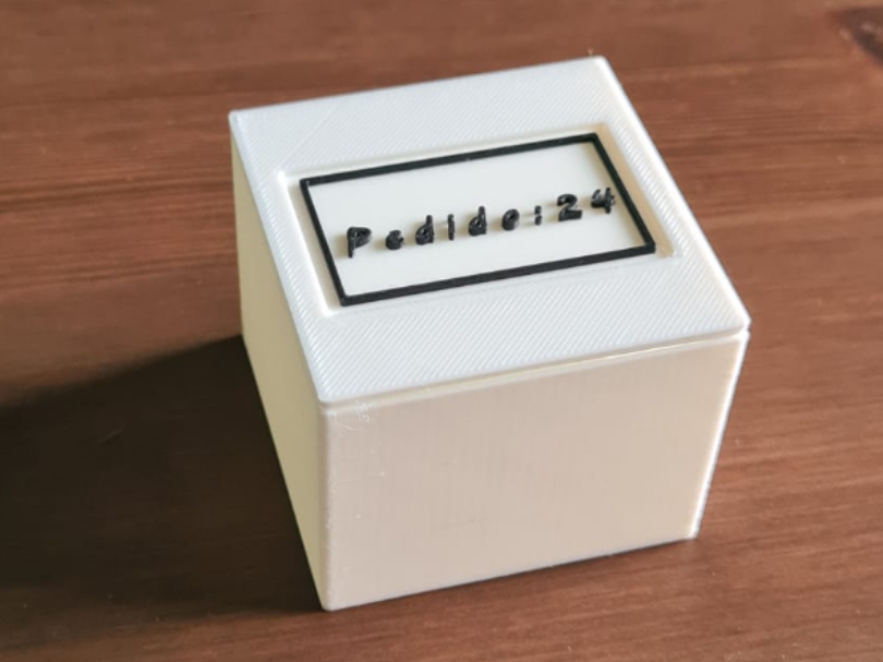 Caja personalizable para envíos 