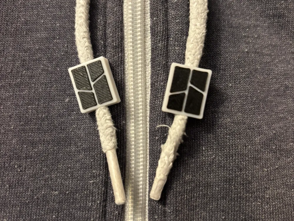 Hoodie drawstring stoppers Bambu Lab by Maddas - MakerWorld