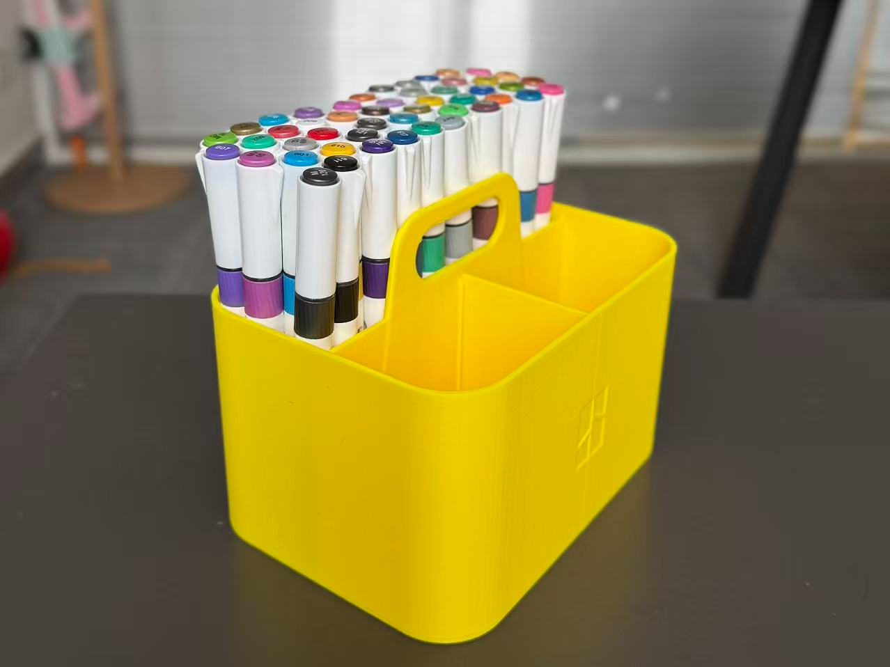 3Dプリント 持ち手と仕切り付き収納ボックス - 無料3Dモデル -MakerWorld