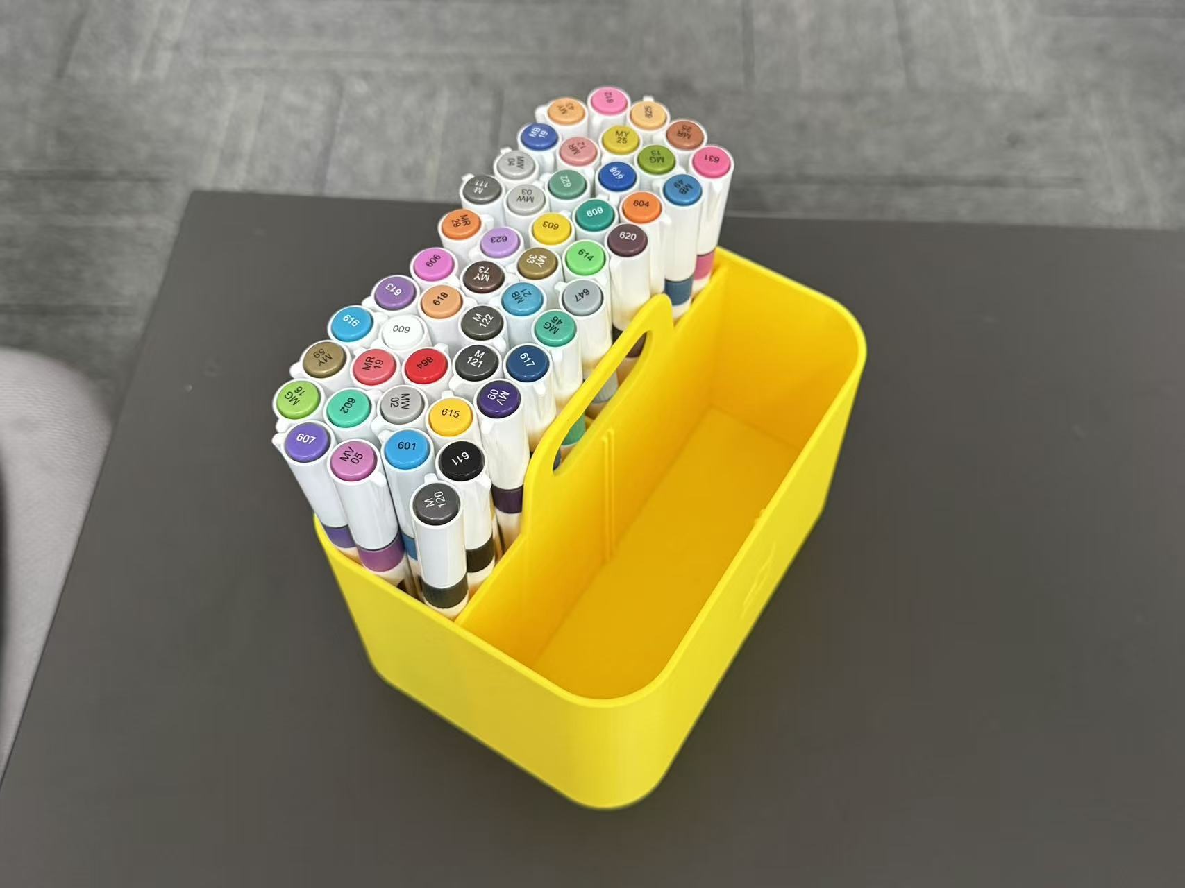 3Dプリント 持ち手と仕切り付き収納ボックス - 無料3Dモデル -MakerWorld