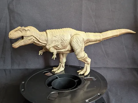 Tapa o cubierta: Jointed Giganotosaurus — referencia de MakerWorld