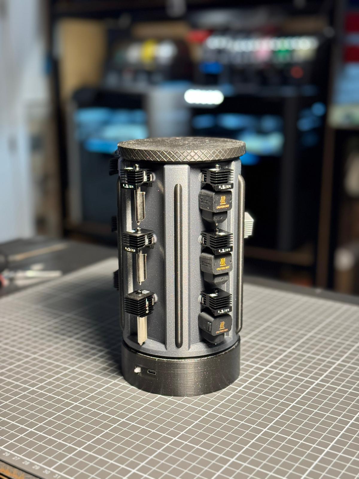 Miniatura 2 do modelo 3D Rotating nozzle organizer