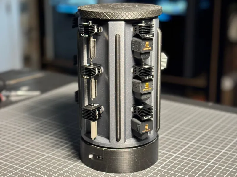 Rotating nozzle organizer
