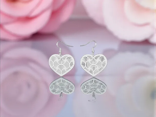 Artistic heart earrings