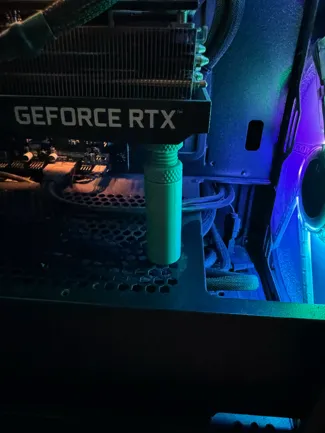 Adjustable Graphics Card Support