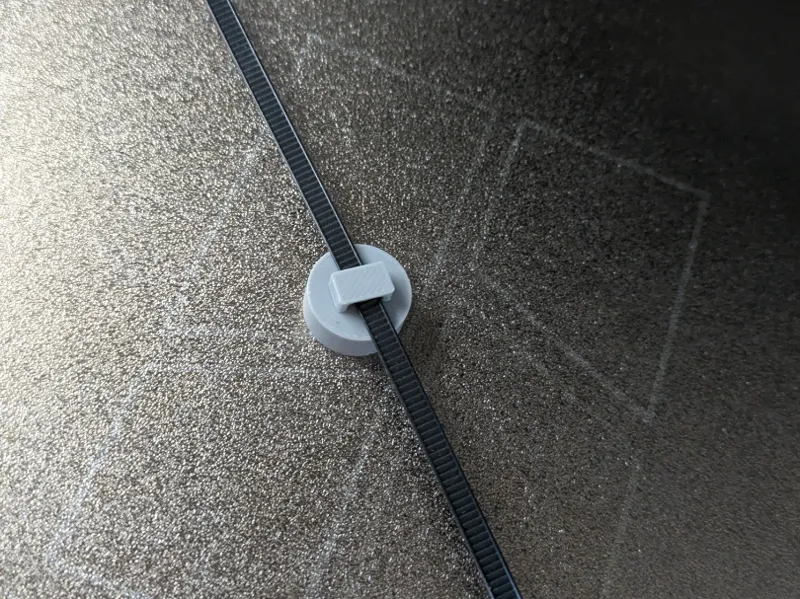 Accroche aimantée pour collier rilsan
