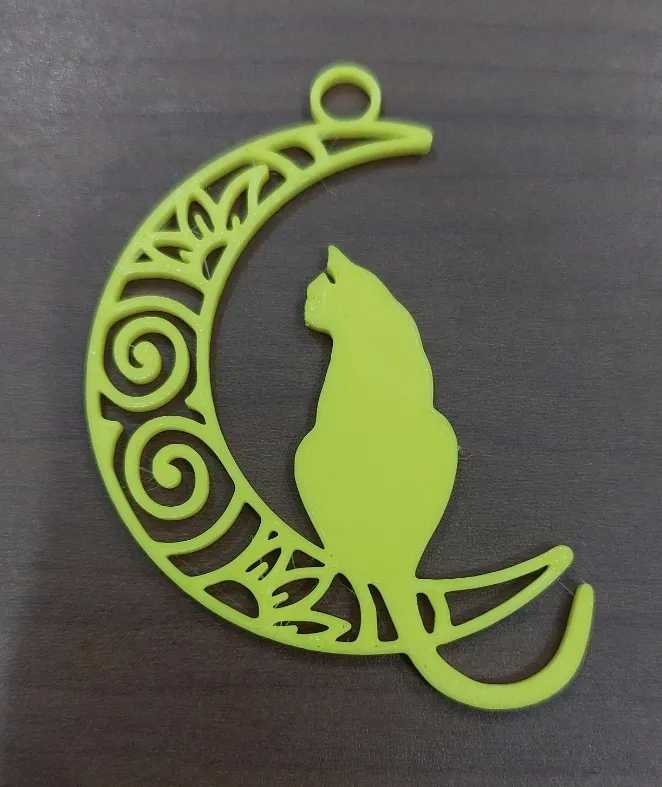 The Cat and the moon - keychain - earring view 2
