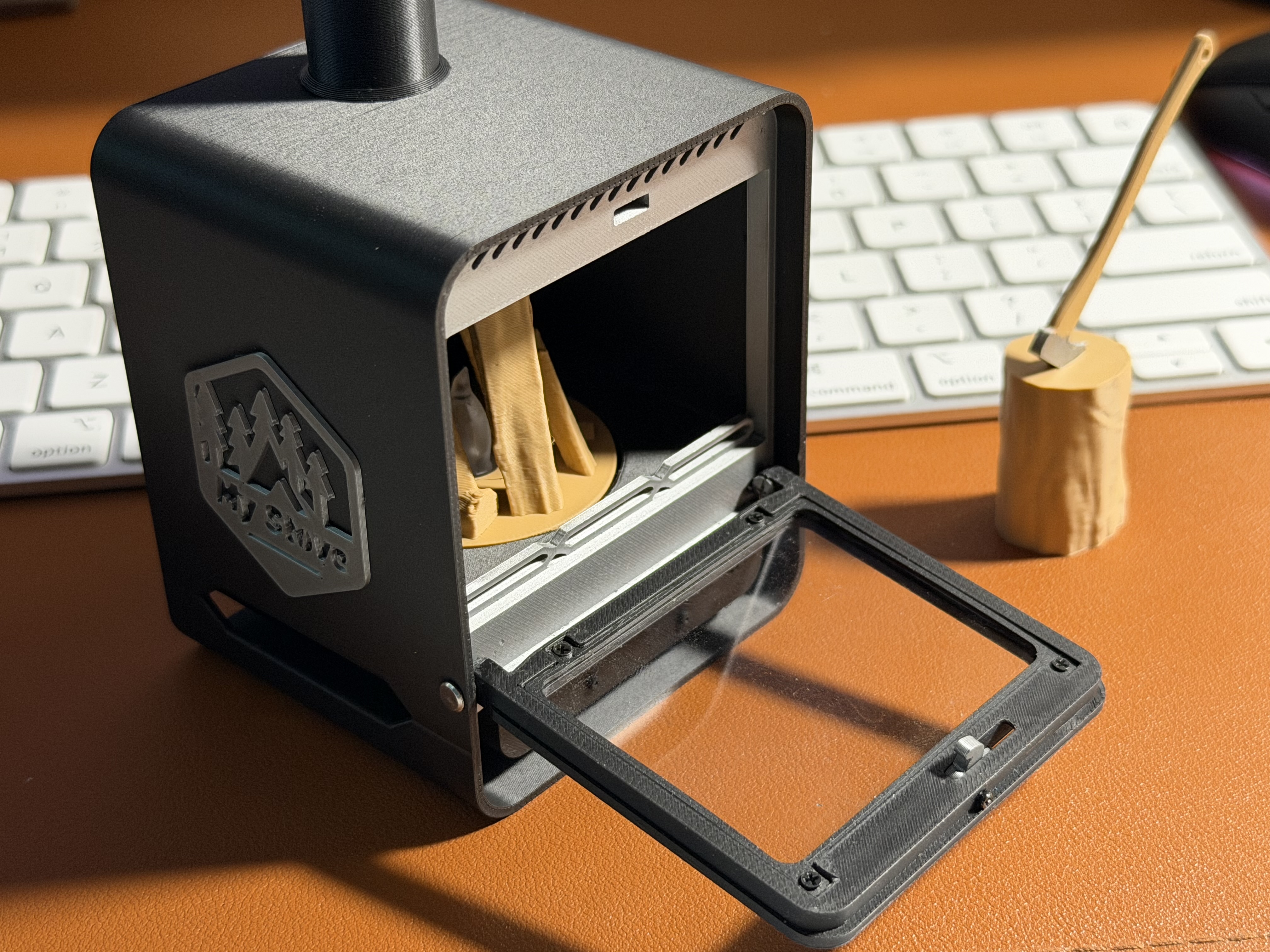 Miniatura 1 do modelo 3D 露营系列摆件——柴火炉（仿真火焰）