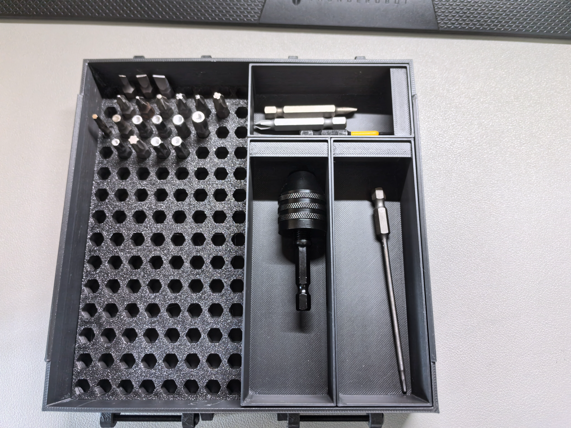 Miniatura 2 do modelo 3D 螺丝刀批头孔板