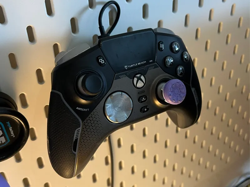 Turtle Beach Controller Halter / IKEA SKÅDIS 