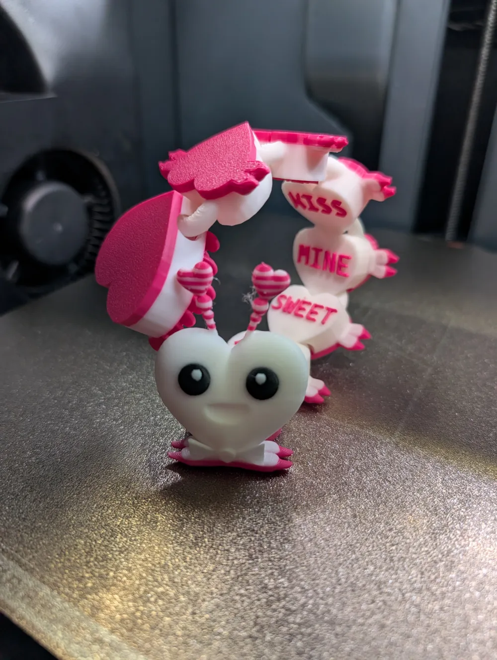Flexi Valentines heart candy creature - Free 3D Print Model - MakerWorld