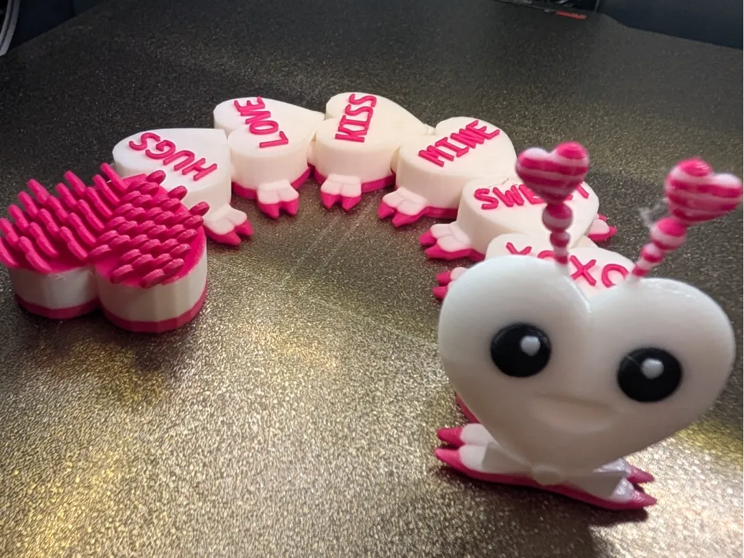Flexi Valentines heart candy creature - Free 3D Print Model - MakerWorld
