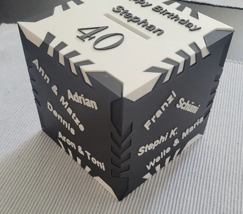 Spardose mit Verschluss/ Money box with lock
