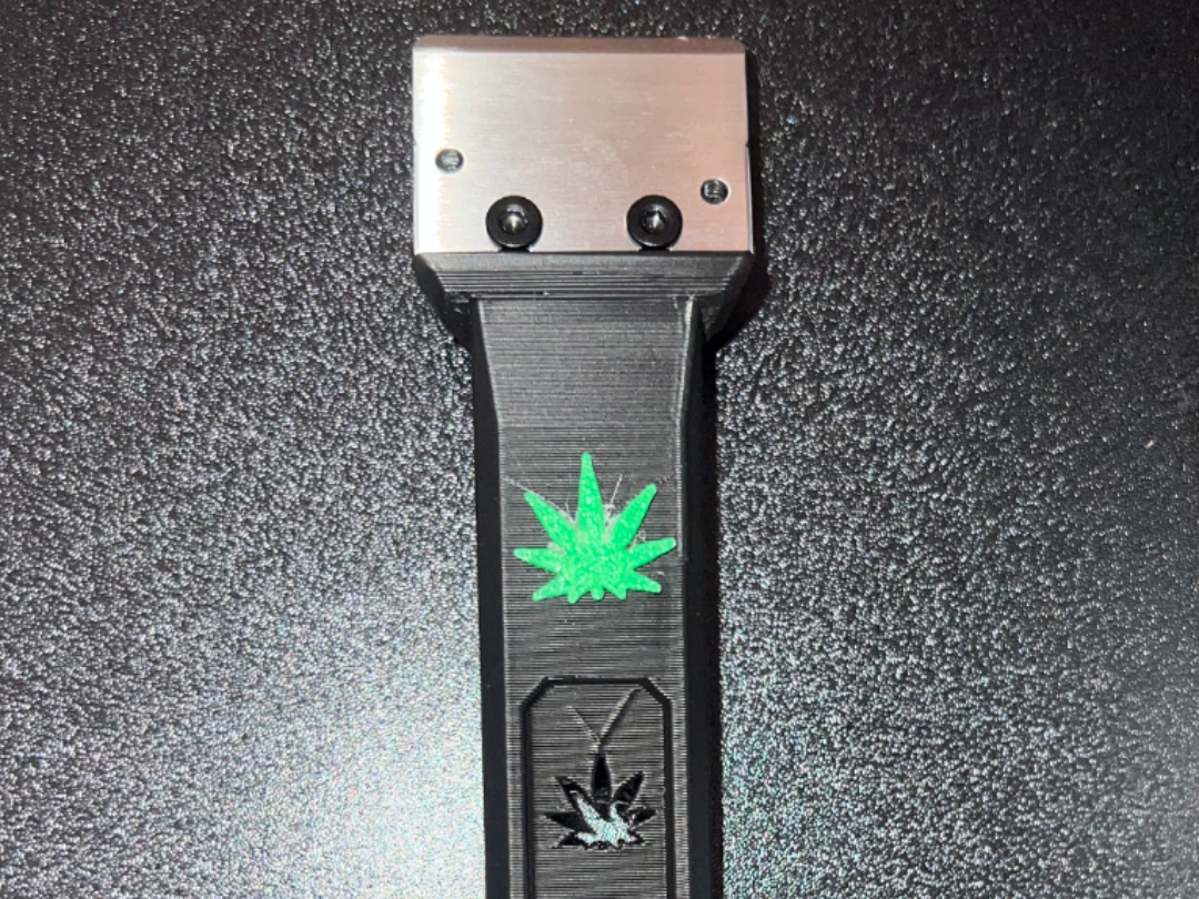 420 Themed Scraper