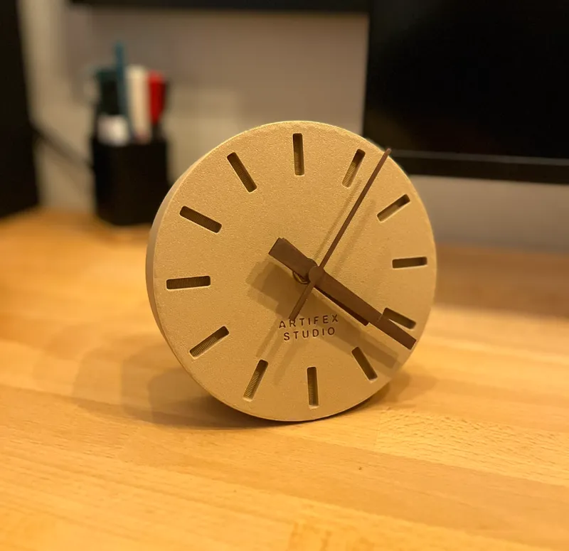 Minimalistische Tischuhr