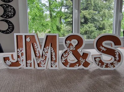 Wood-style letters
