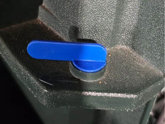 Pet Carrier Locknut thingy