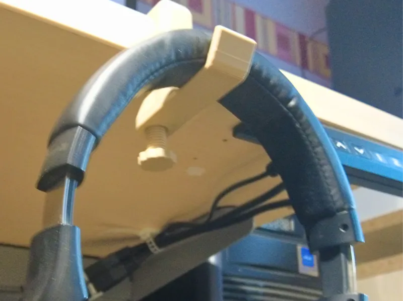 Headphone Holder – Under Desk
