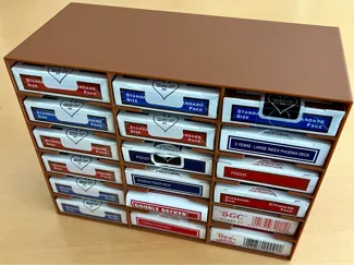 Kartenregal 18 decks