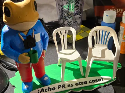 Bad Bunny Sapo Concho with Base