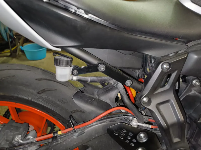 MT-07 Rear Footpeg Removal