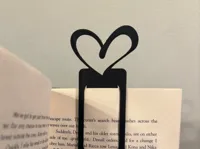 Marque-page cœur dessiné à la main — photo 1