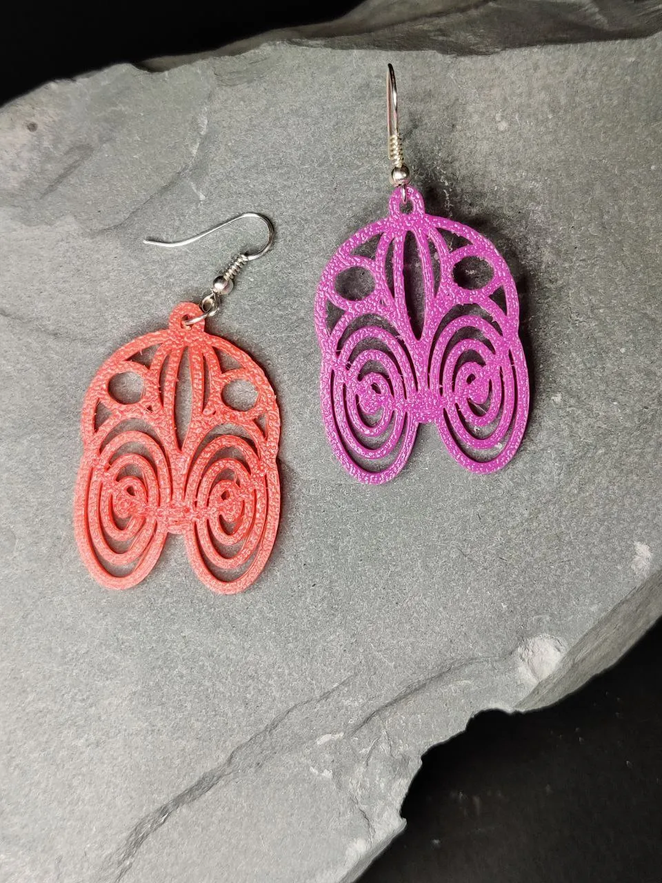 Love curves Earrings view 3
