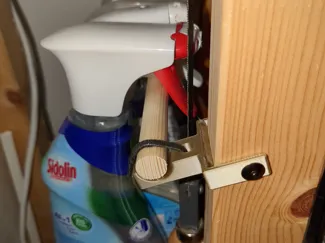 Round wood holder for IVAR shelves