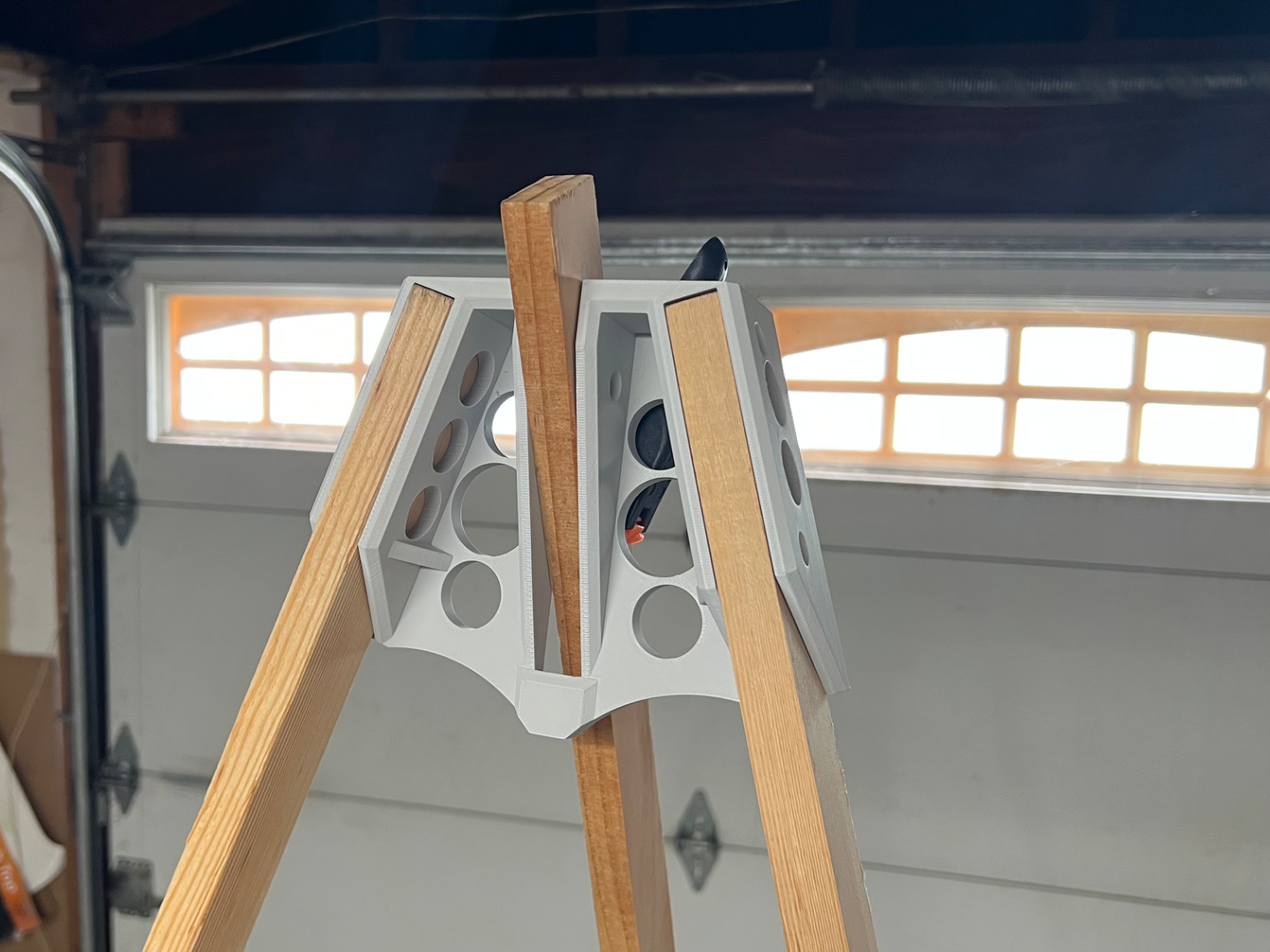 Easel Tripod Parts diy for cheap 1x2 lumber 