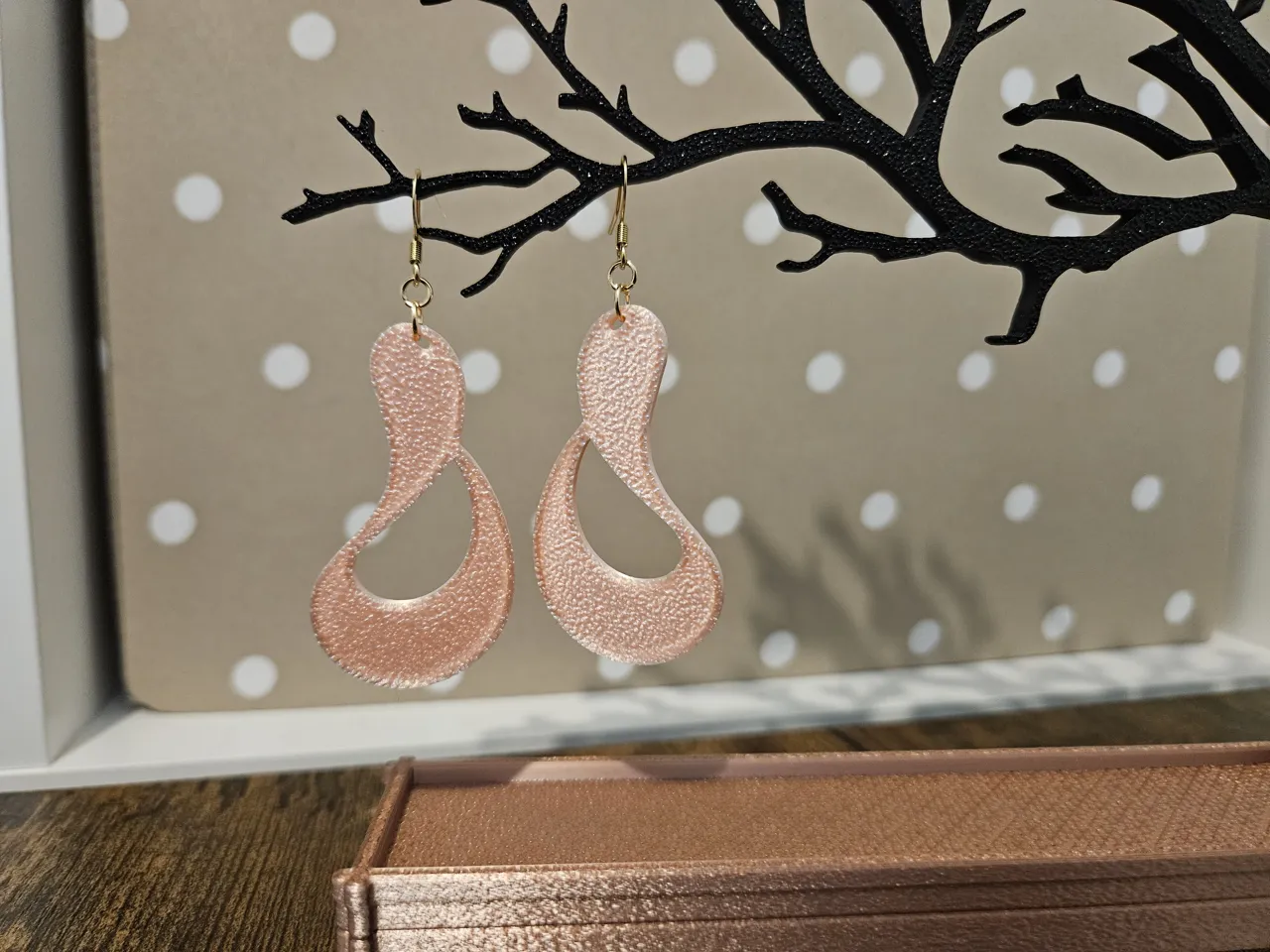 Boucle d'oreilles ronde abstraite view 2