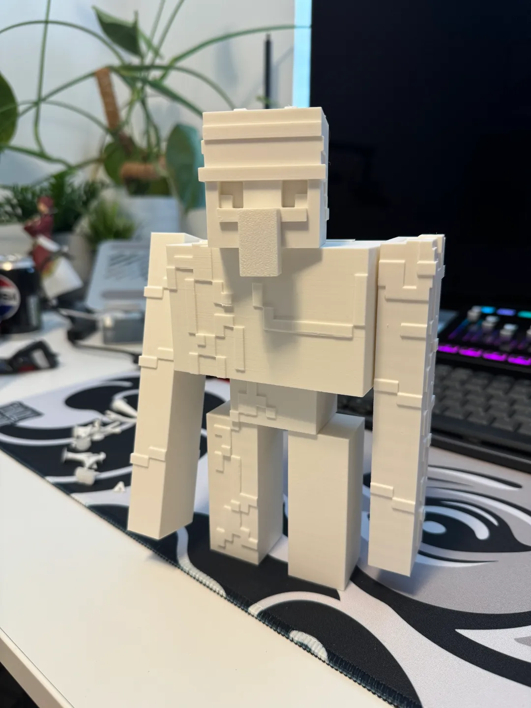 Minecraft Iron Golem view 2