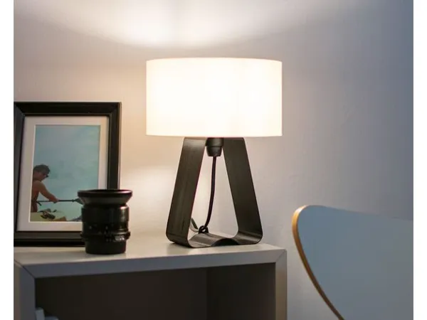 Lampe de table minimaliste incurvée