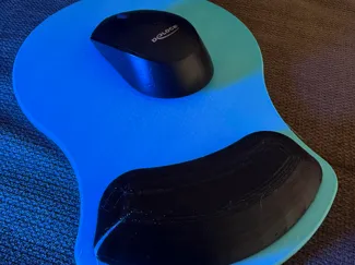 Mousepad with wristsupport