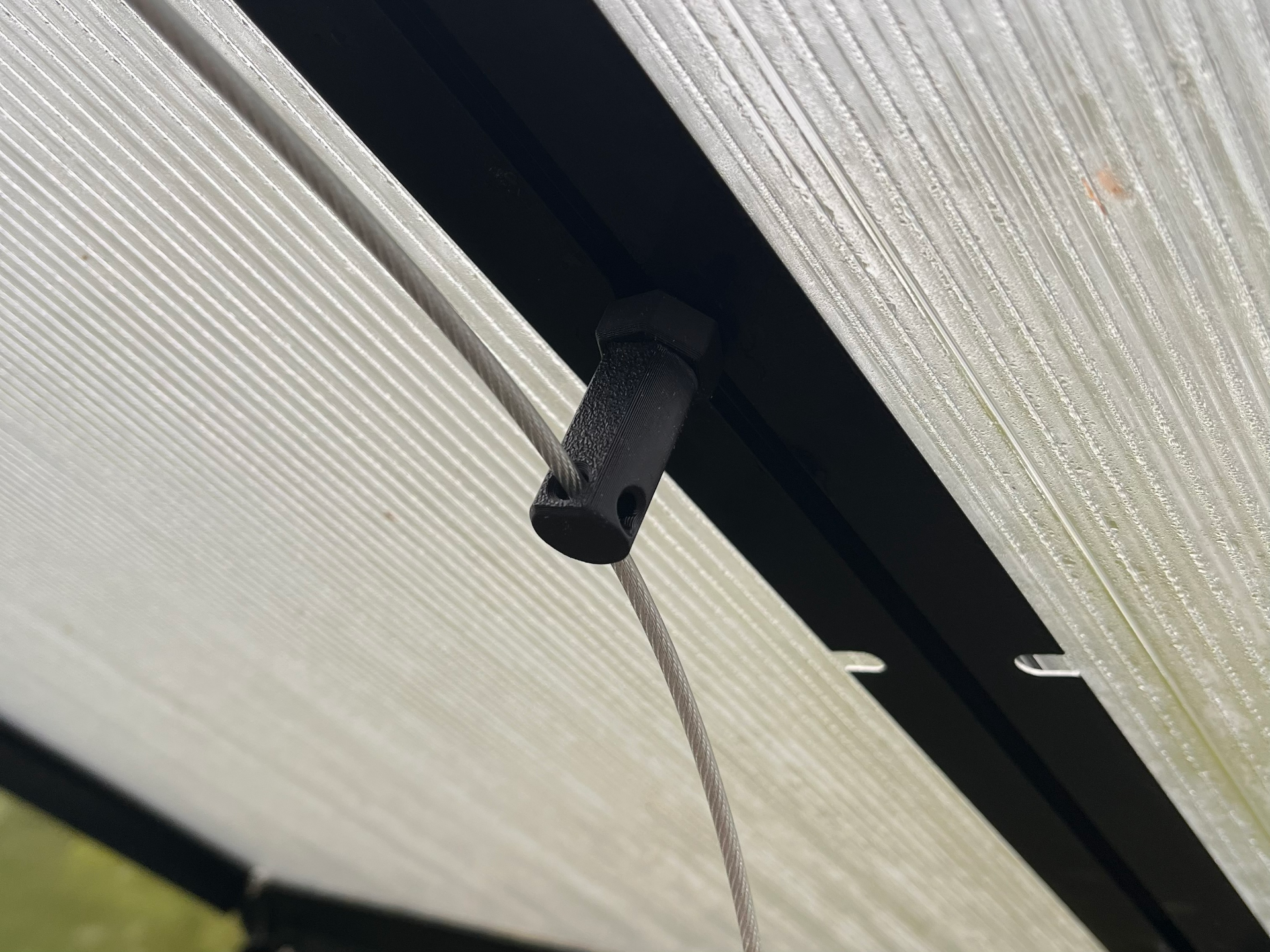 Greenhouse hanger 