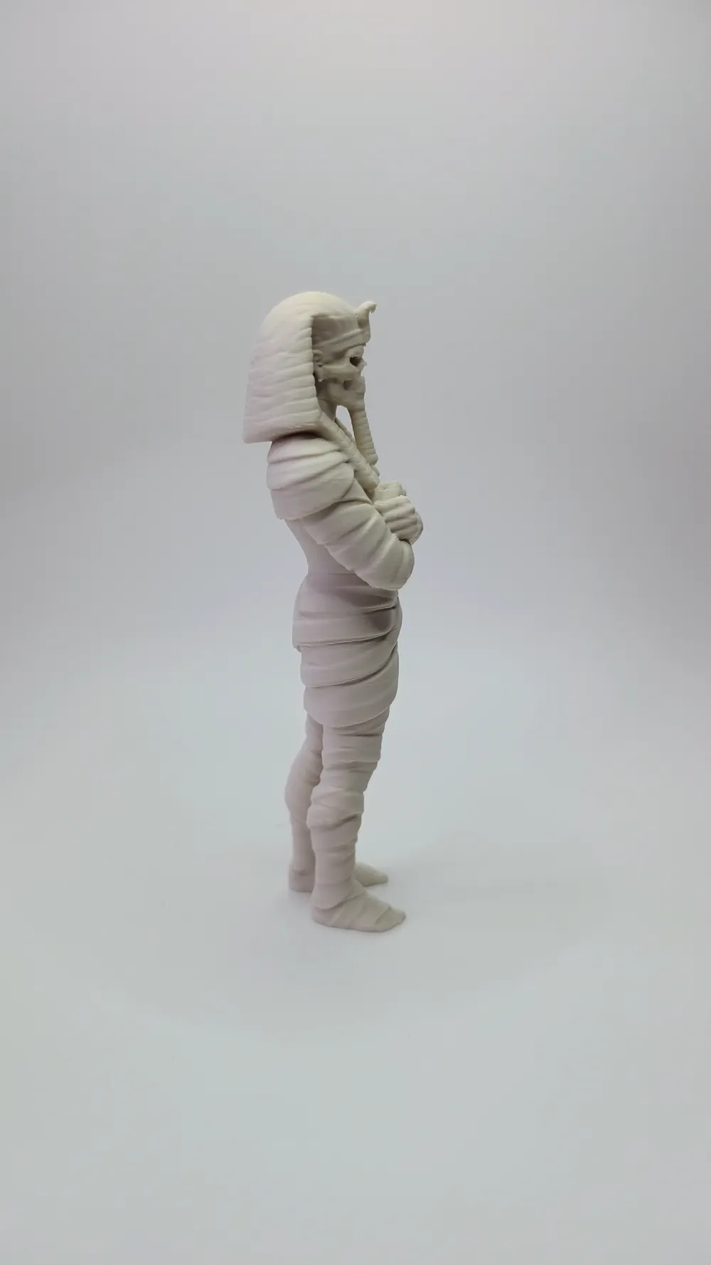 Pharaoh mummy "Tomb Guardian" with skull - Free 3D Print Model - MakerWorld