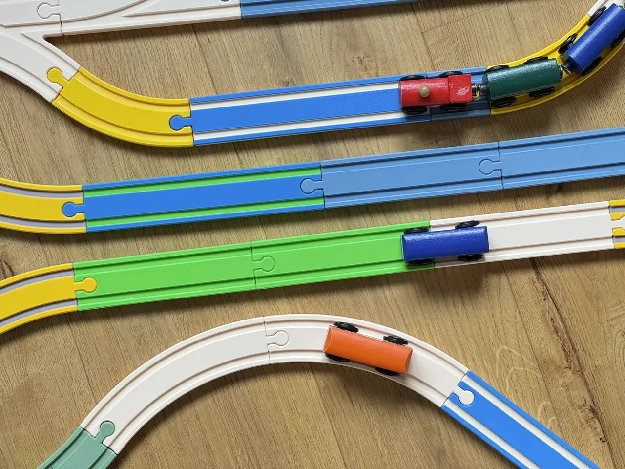 Starter Set - KYZ Train Tracks view 4