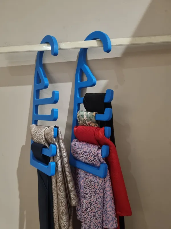 tie hanger