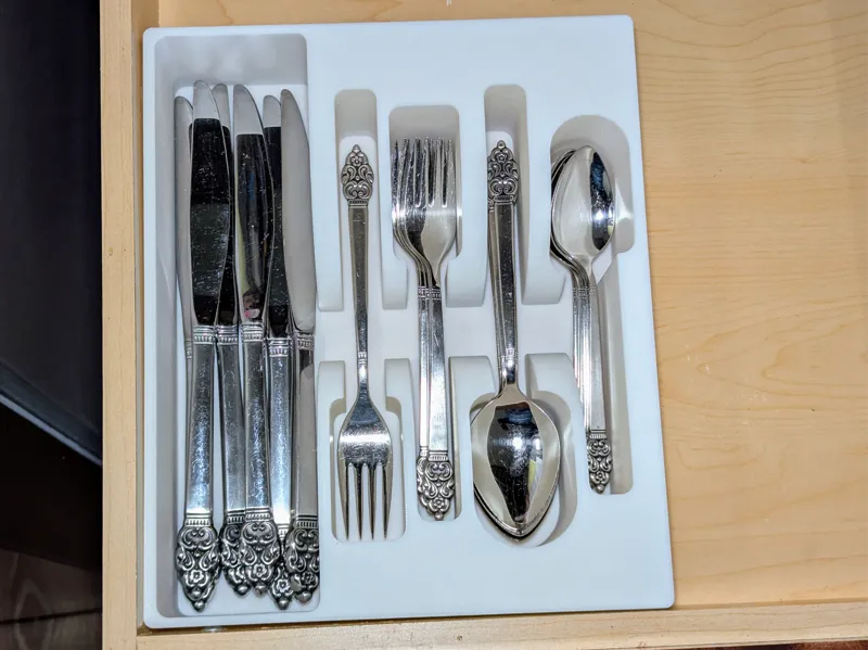 silverware tray