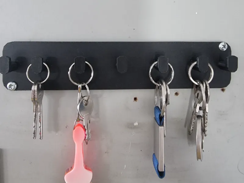Simple wall key holder (7 hangers)