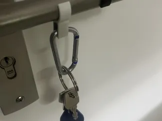 Clickey - Keychain door handle key holder 