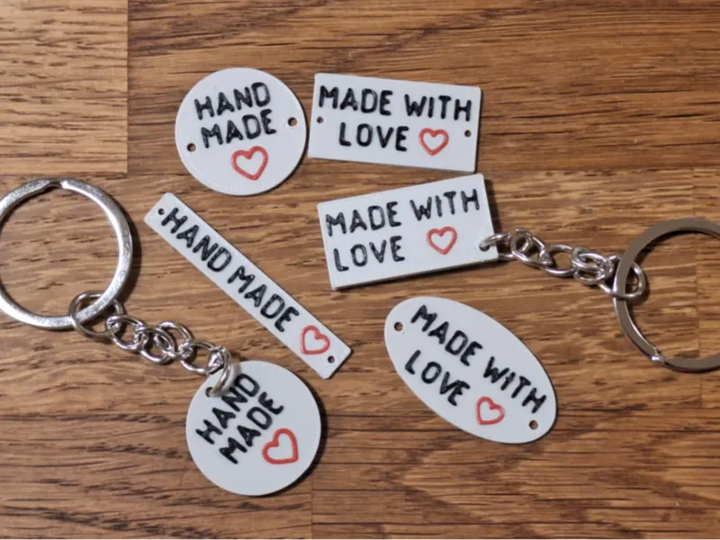 "Handmade" "Made with love" labels and keychains