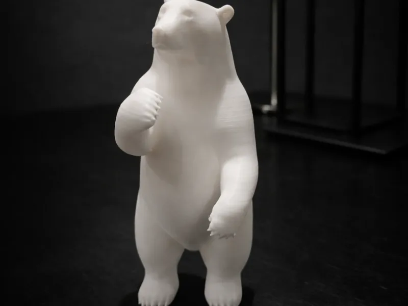 Greenlandic polar bear standing up