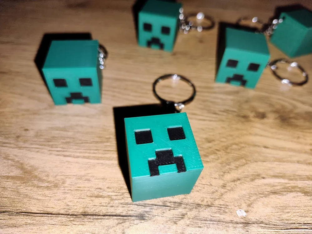 Minecraft Creeper Keychain by Piotrek MakerWorld: Download Free 3D Models